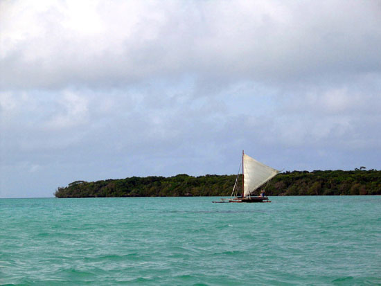ile_des_pins_31_pirogue