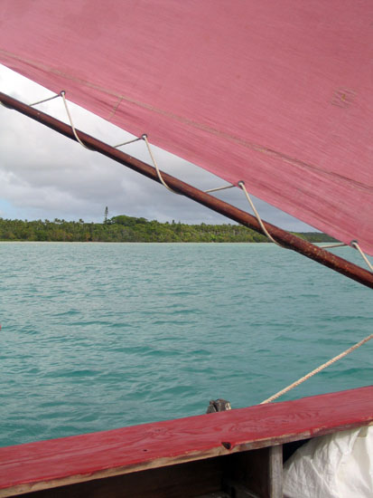 ile_des_pins_38_pirogue_baie_upi