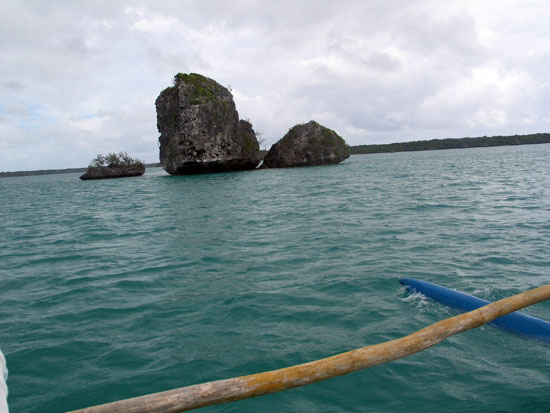 ile_des_pins_45_pirogue_baie_upi