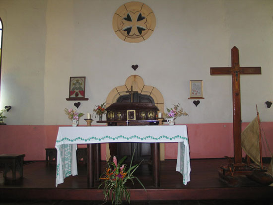 ile_des_pins_56_eglise_vao
