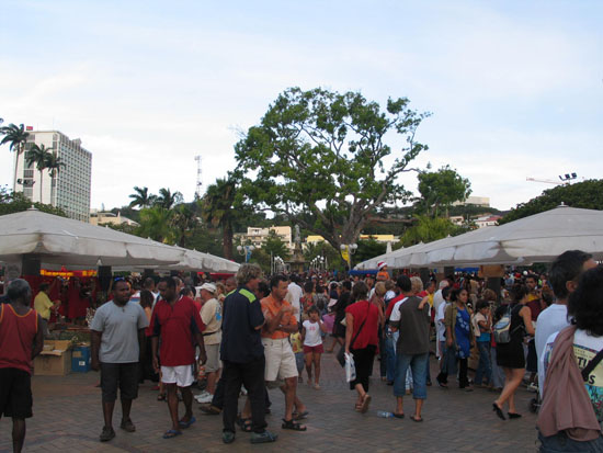 noumea_place_cocotiers_06